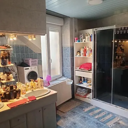 Comme A La Maison בית אירוח בורבון-לה-בה