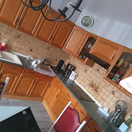 Comme A La Maison בית אירוח בורבון-לה-בה